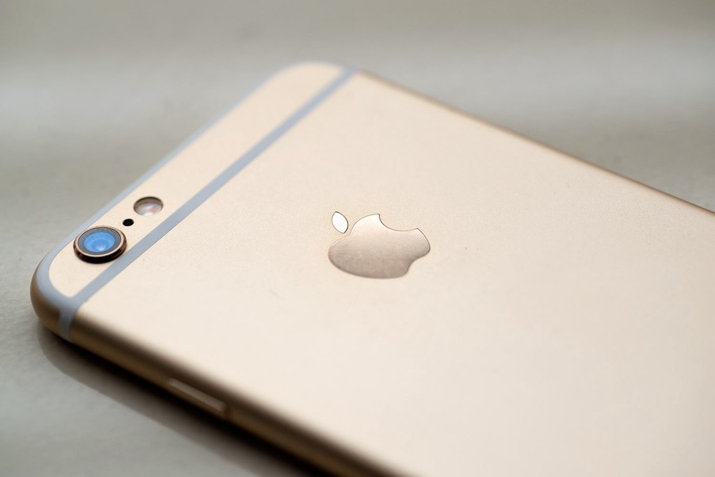 Apple прекращает производство iPhone 5c и продажу золотых iPhone 6 и iPhone 5s