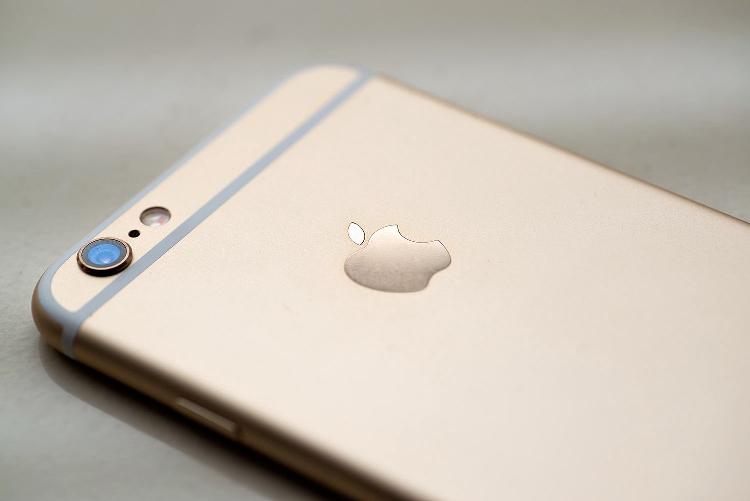 Iphone 6 яблоко. Apple iphone 6 Gold. Siphone 13. Картинка 6 плюс.