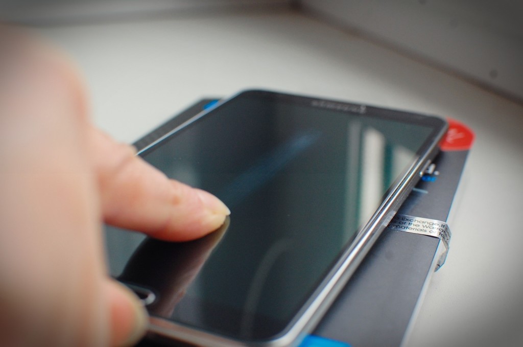 Samsung планирует начать выпуск собственных защитных стёкол для мобильных устройств