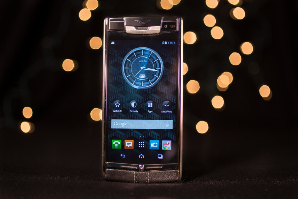 Vertu представила улучшенную версию смартфона Signature Touch, стоимостью в 15 тыс. долларов