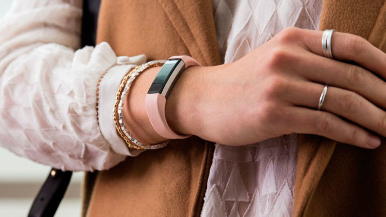 Fitbit представила новый фитнес-трекер Alta для поклонников моды