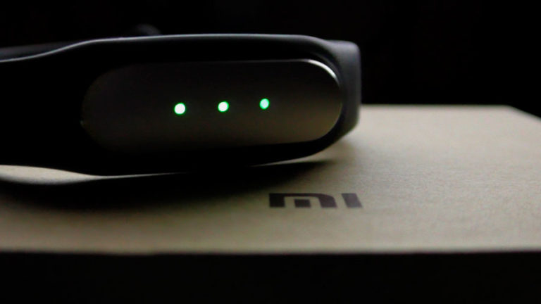 Выпуск Xiaomi Mi Band 2 задержится из-за производственных проблем