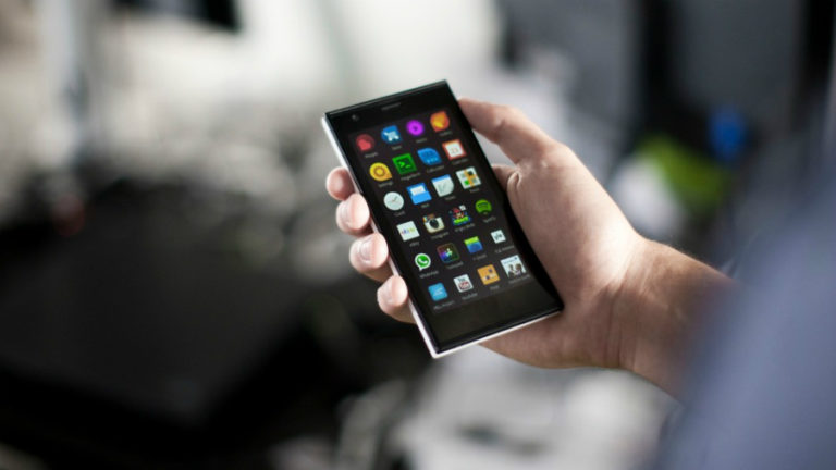 Выходят смартфоны на российской операционной системе