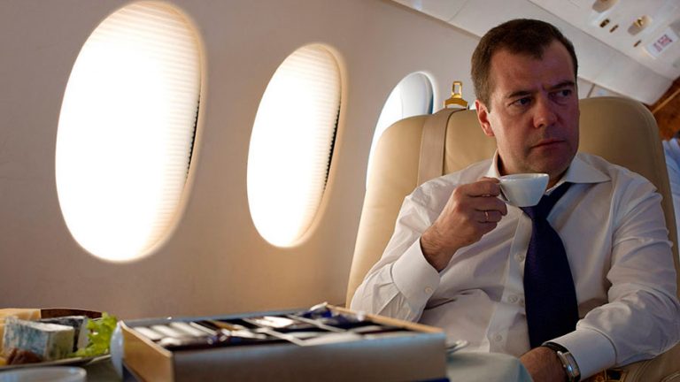 Американо в русиано: соцсети отреагировали на идею Медведева переименовать кофе