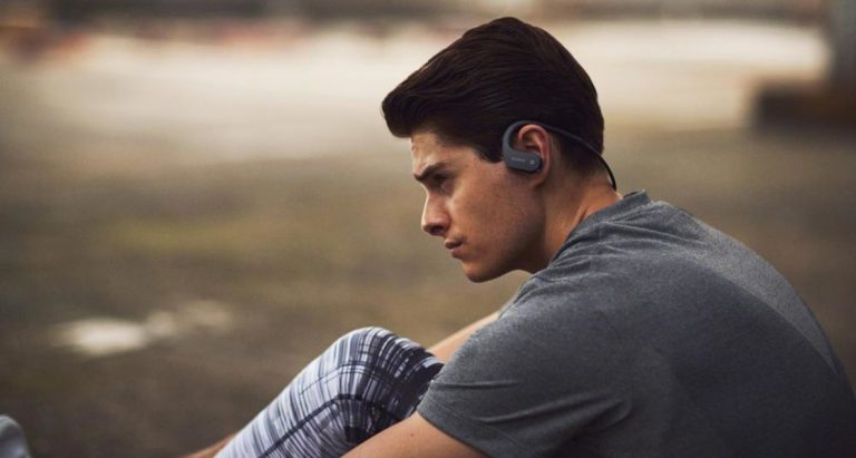 Новинка от Sony: устойчивые к внешним факторам наушники-плеер Walkman WS620 для занятий спортом
