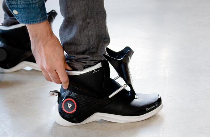 Digitsole Smartshoe – первые интеллектуальные кроссовки в мире