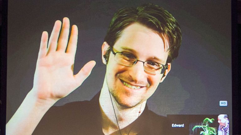 Дуров раскритиковал любимый мессенджер Сноудена