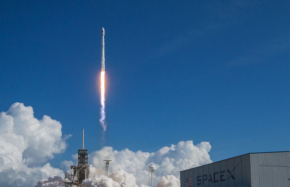 Илон Маск показал как путешествовать по Земле на ракете. Видео
