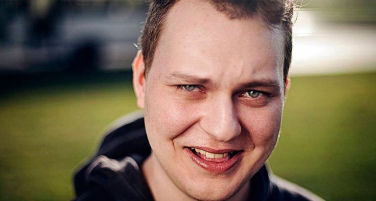 Хованский снял клип с извинениями Тинькову