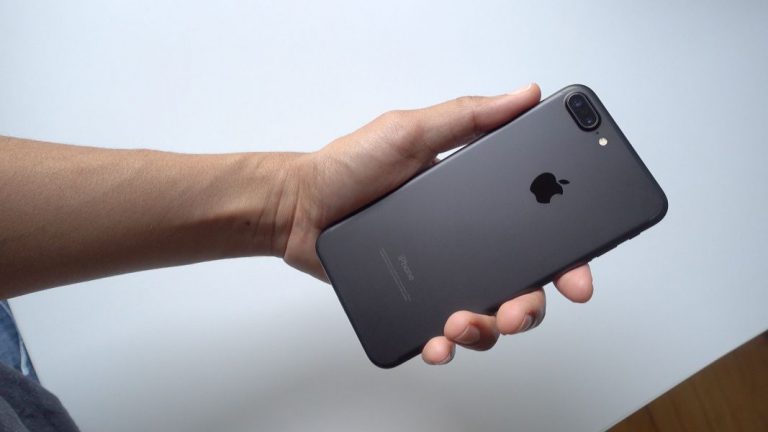 iPhone 7 Plus резко подешевел в России