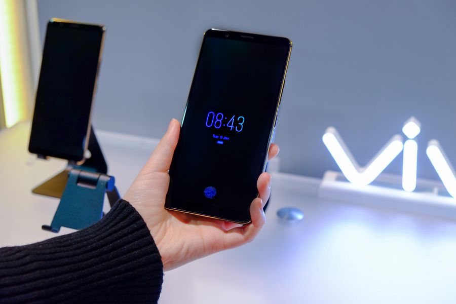 Vivo представила смартфон с технологией сканирования отпечатков пальцев на дисплее