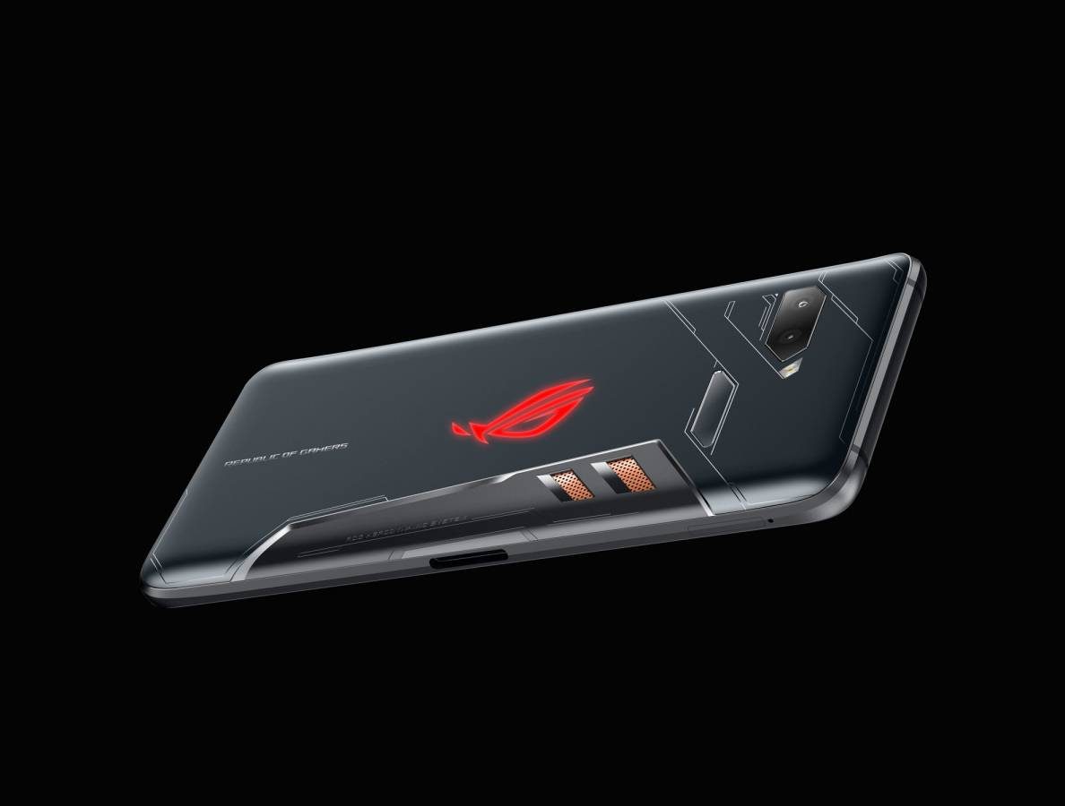 Стоимость ROG Phone 2 со Snapdragon 855 Plus составит 40 тыс. рублей