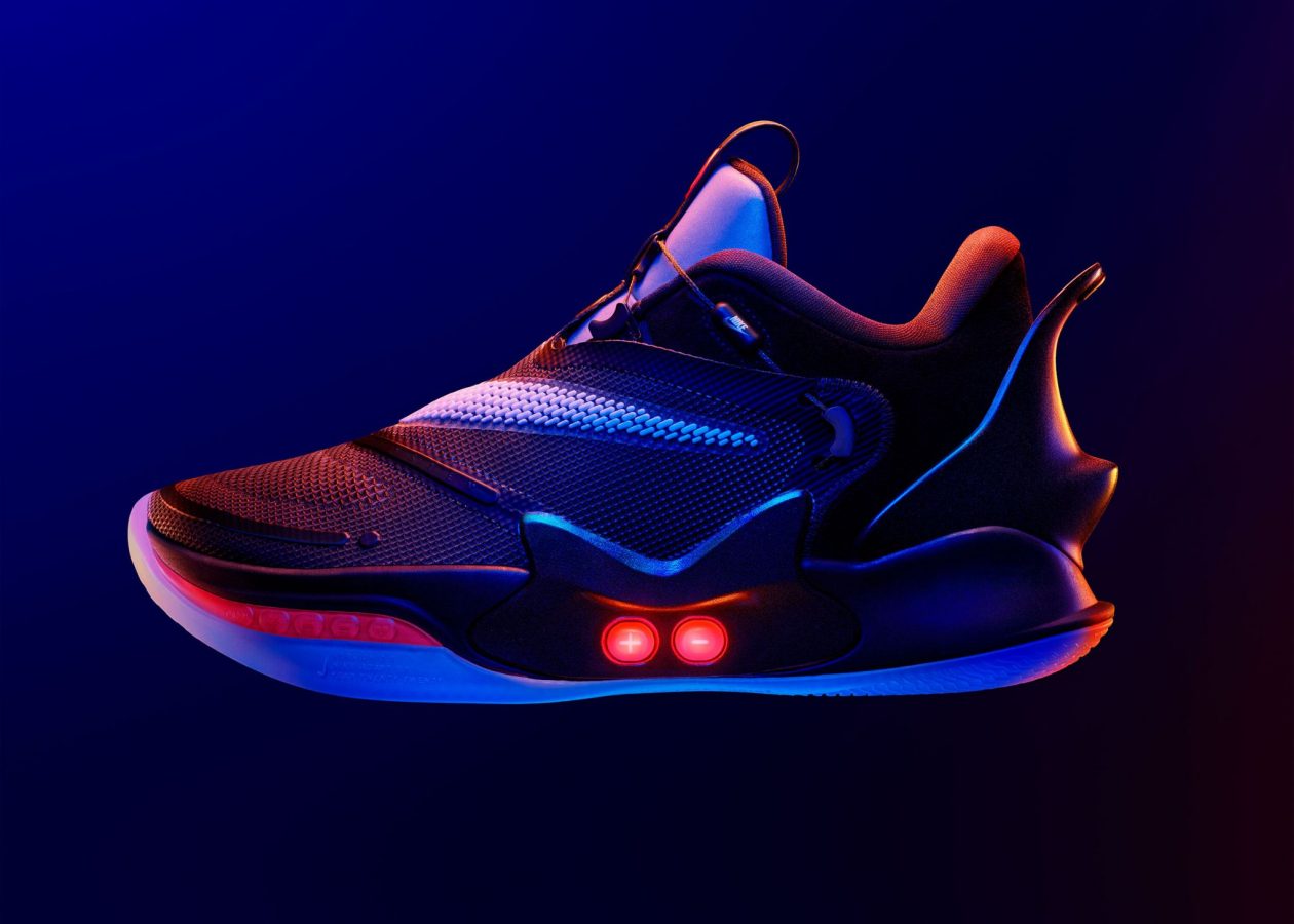 Nike випустила нові кросівки Adapt BB 2.0 з автоматичною шнурівкою