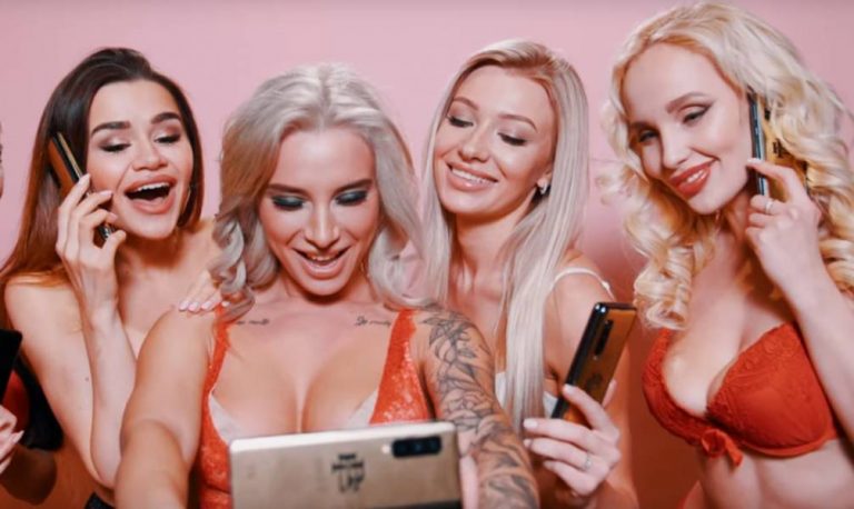 Брат Пабло Эскобара представил новый  гибкий смартфон за $399