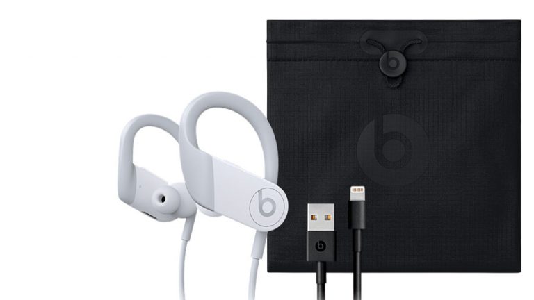 Apple выпустила новые беспроводные наушники Powerbeats