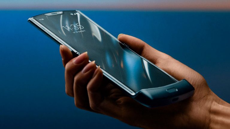 Появились новые фотографии «раскладушки» Moto Razr 2