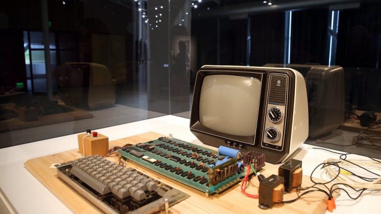 Apple 1 0