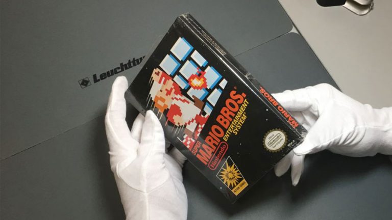 Запечатанный картридж «Марио» продали за 50 млн рублей