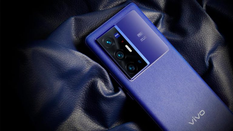 Представлена глобальная версия фотофлагманов X70