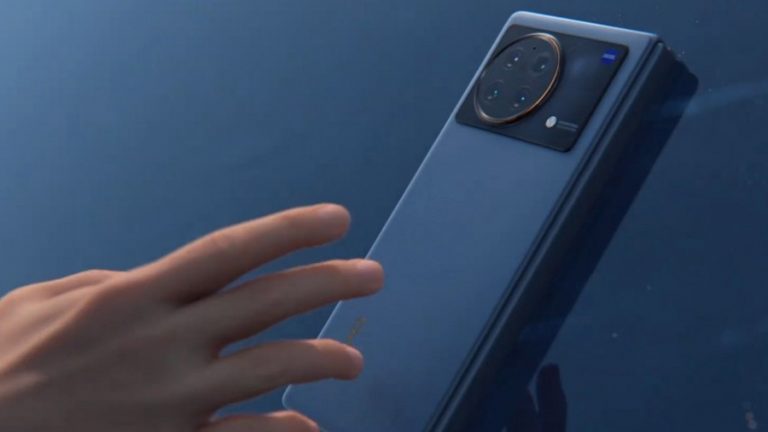 Складной флагман Vivo X Fold раскупили за минуту