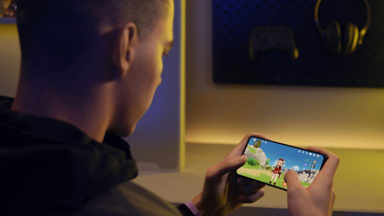 Xiaomi представила доступный Poco F4 5G