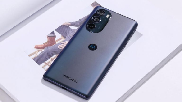 Motorola может первой выпустить смартфон на Snapdragon 8 Gen 2