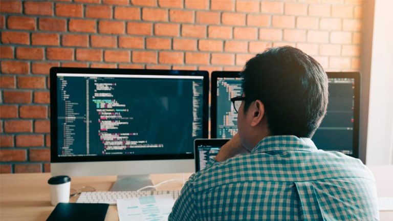 Минцифры опубликовало список специальностей в сферах IT и связи с отсрочкой от мобилизации