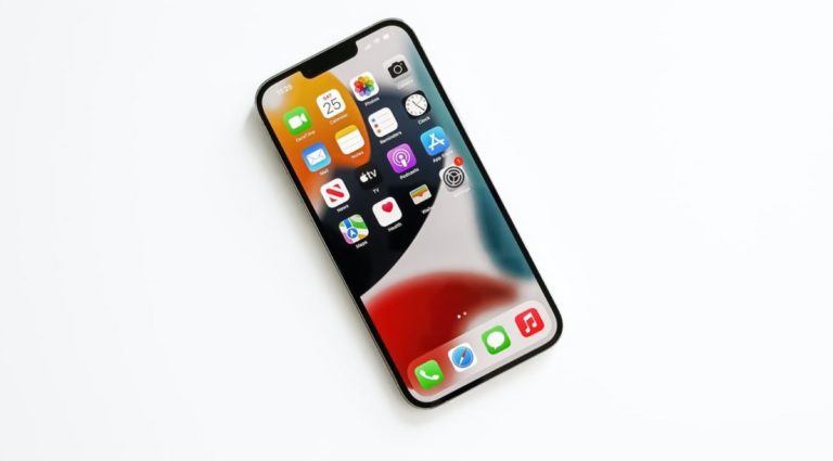 Apple выпустила iOS 15.7.3