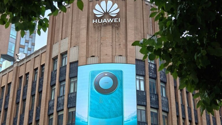 Huawei наращивает производство Mate 60 Pro. Фанаты в восторге от нового флагмана