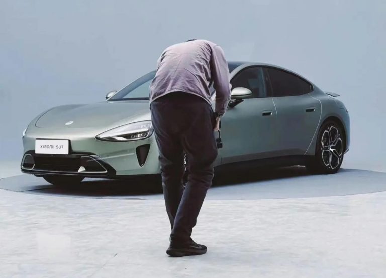 Электроседан Xiaomi SU7 показали в разных цветах на качественных фото
