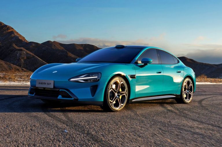 Названы сроки начала продаж электромобиля Xiaomi SU7