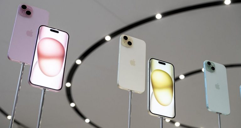 iPhone 15 подешевел в России на 45%