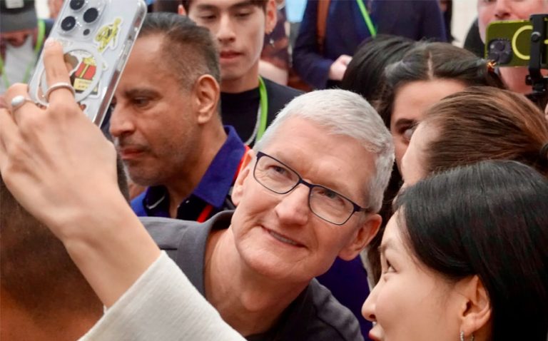 В России наблюдается сокращение покупок техники Apple к праздникам