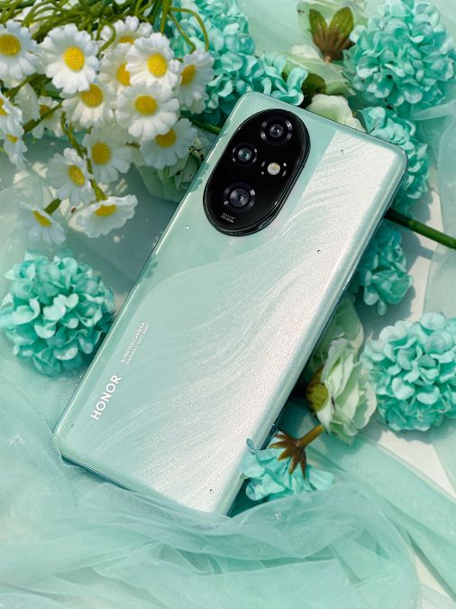 Появились качественные живые фото HONOR 200 Pro в четырех цветах