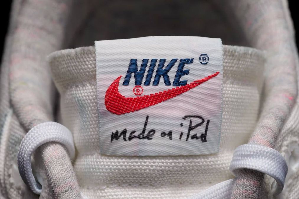 Тим Кук надел уникальные Nike Air Max 1 '86 в стиле новинок от Apple