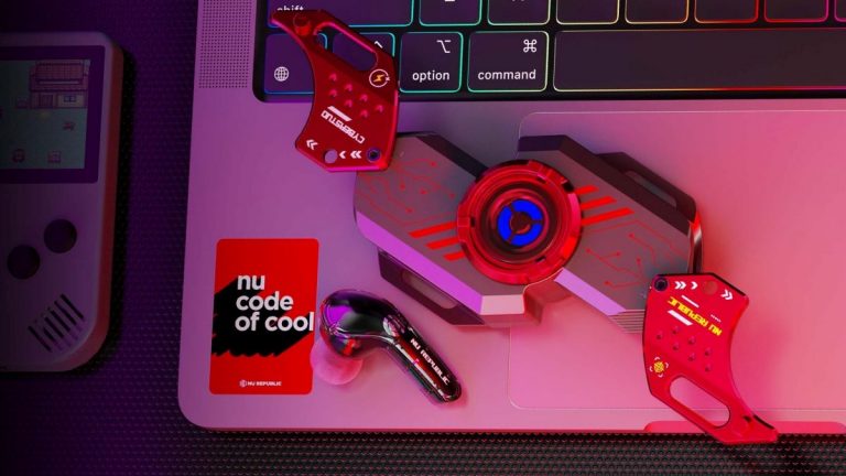 Представлены Cyberstud Spin — киберпанк-наушники с кейсом-спиннером