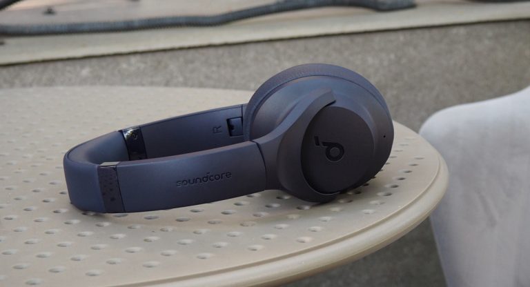 Обзор soundcore q20i