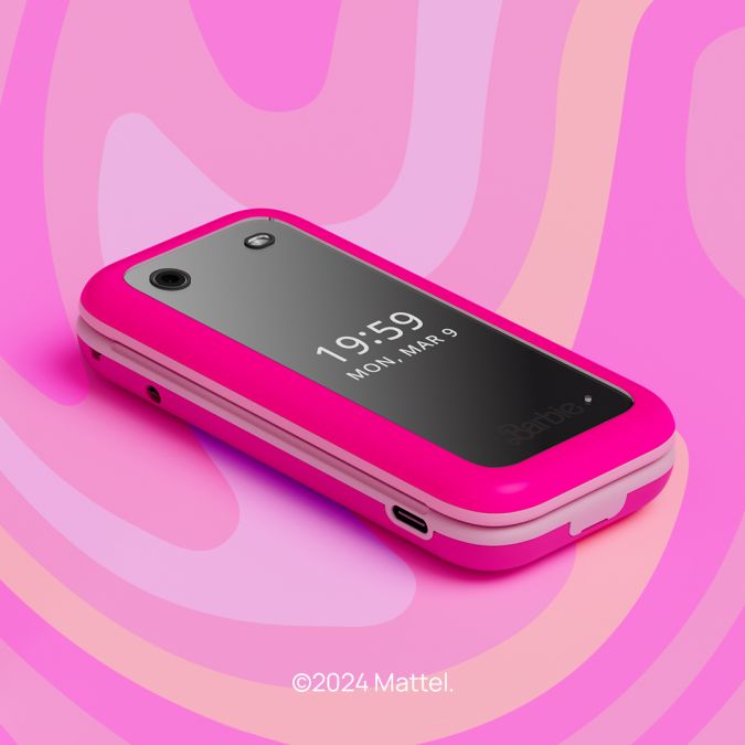 HMD представила два Barbie Phone — кукольные «раскладушки» со сменными крышками