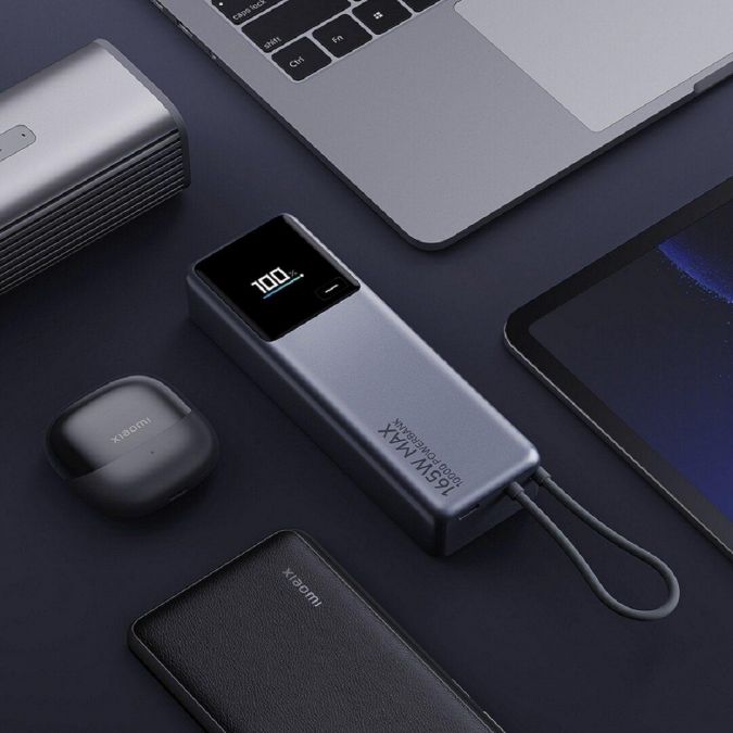 Xiaomi выпустила компактный пауэрбанк на 165 Вт со встроенным кабелем