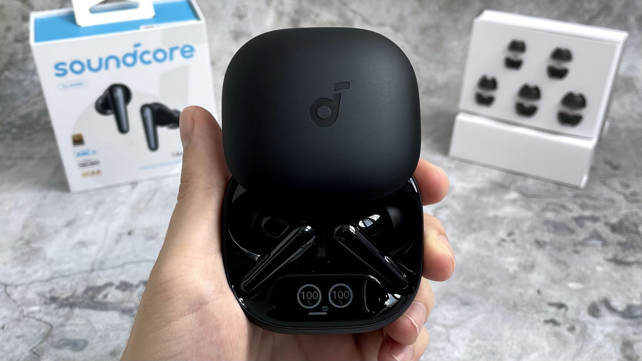 Обзор Anker Soundcore Liberty 4 Pro: наушники с экраном и отличным