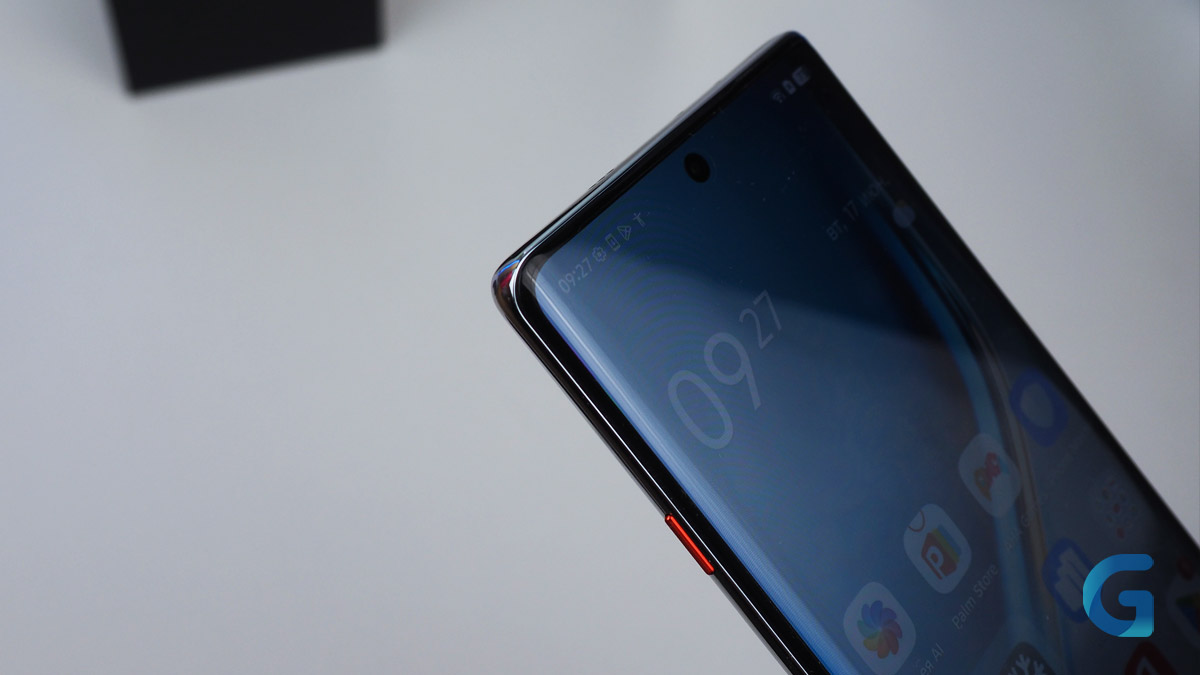 Сравнение TECNO Camon 40 Pro и HONOR Magic 7 Pro: разница есть?