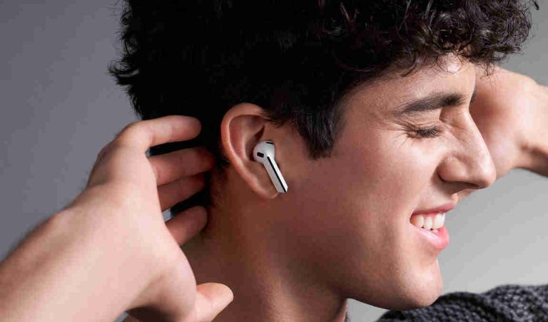 Samsung работает над умными серьгами и ожерельями