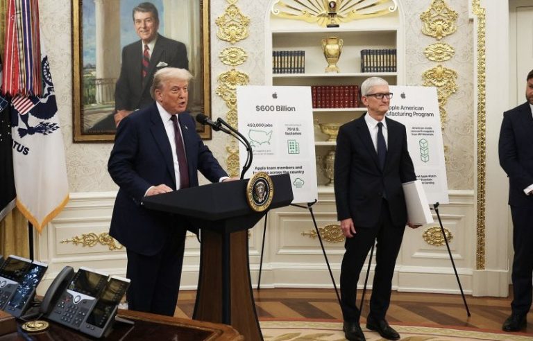 Apple может начать собирать iPhone в Америке