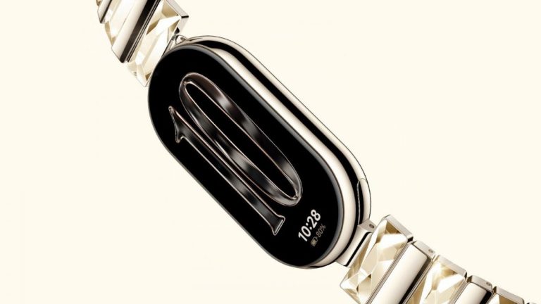 Xiaomi выпустила спецверсию Smart Band 10 c золотым корпусом и кристаллами