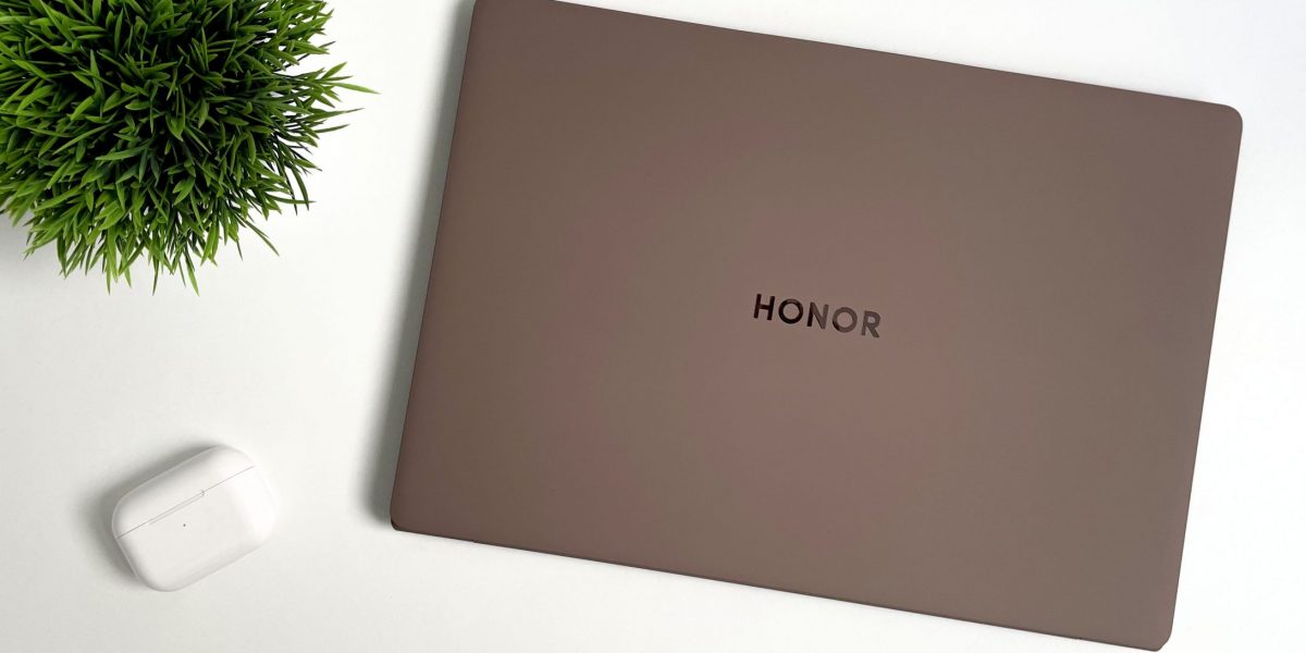 Обзор HONOR MagicBook Art 14 2025: тонкий, мощный и опасно похож на MacBook