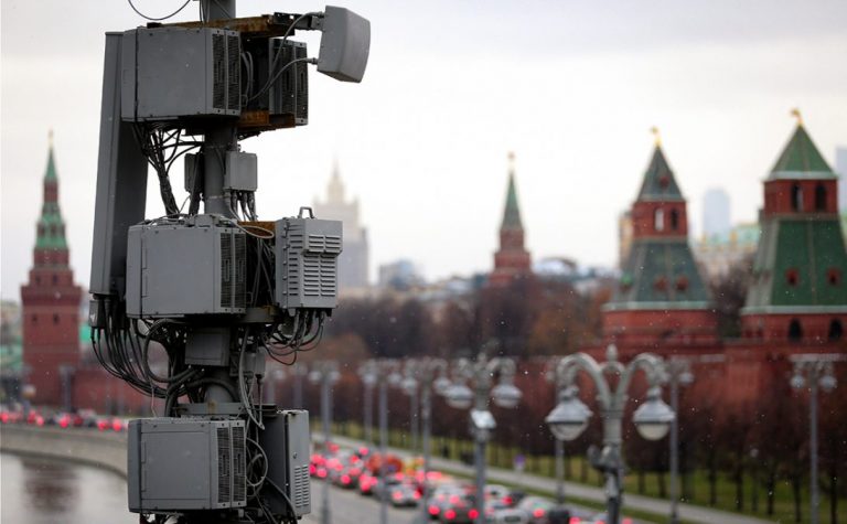 СМИ: операторов в России обяжут отключать связь по требованию ФСБ