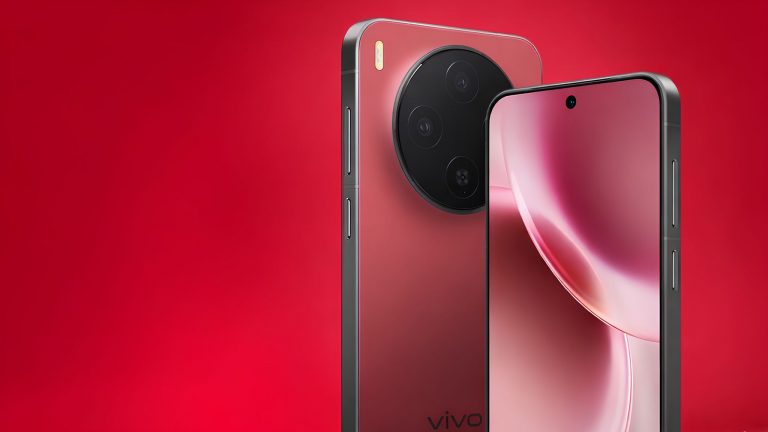 В России вышел красный Vivo X300 с лимитированным новогодним набором