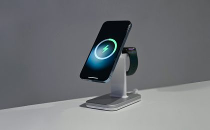 Хватит путаться в проводах: 4 зарядные станции для iPhone, которые наводят порядок