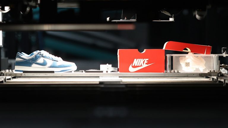 ДЭВУ (POIZON) назвала самые подделываемые товары в России