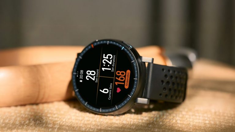 Умные часы Amazfit Active Max вышли в России